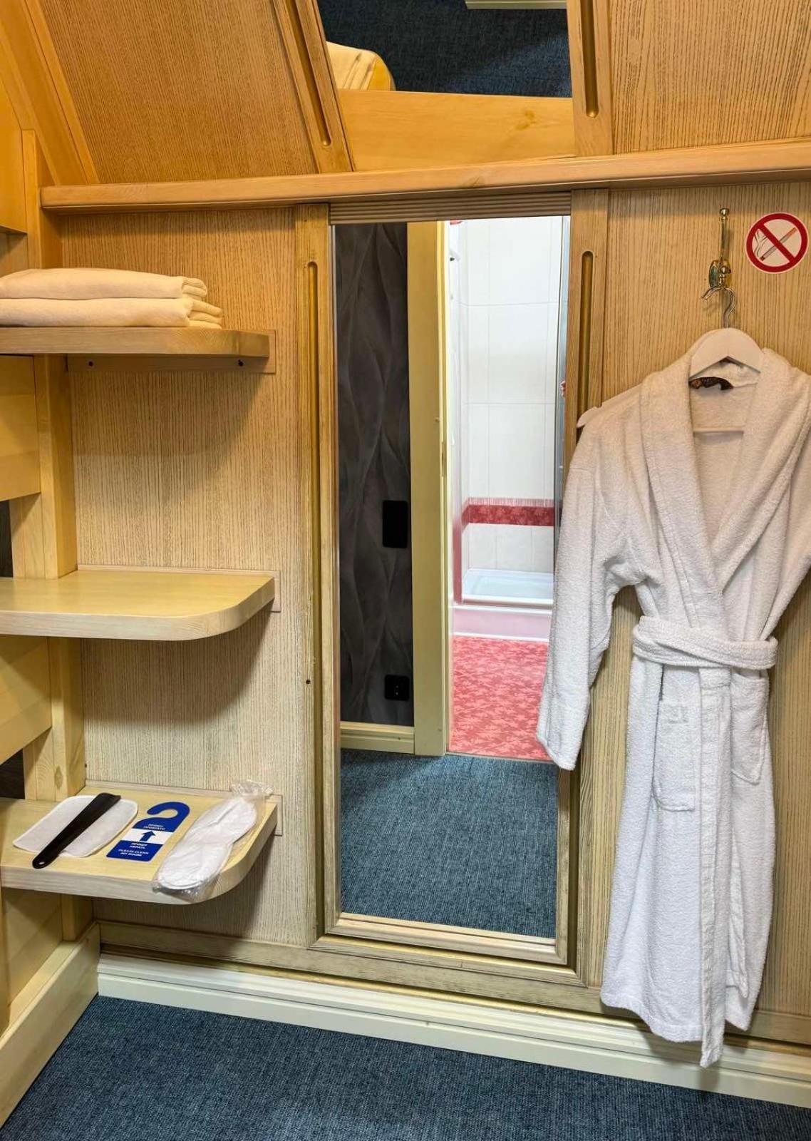 Hotel Veles Zolotonosha Exteriör bild