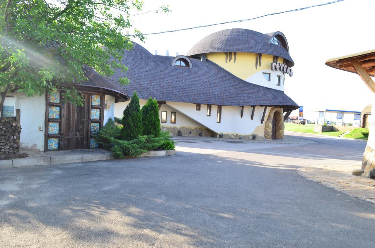 Hotel Veles Zolotonosha Exteriör bild